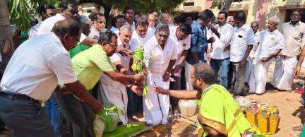 ஆண்டிப்பட்டி: ரூ.5.40 கோடி மதிப்பில் ஆண்டிபட்டி ஊராட்சி ஒன்றிய அலுவலக புதிய கட்டிடம் கட்ட MLA 
 மகாராஜன் தலைமையில் பூமி பூஜை