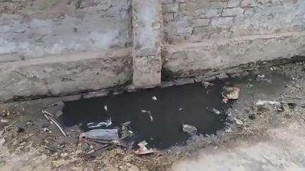 महावन: गांव सोगर वार के लोग नाली निर्माण को लेकर विधायक और प्रधान से परेशान गंदे पानी से लोग परेशान#jansamasya