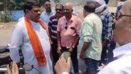 महापौर ने चिरमिरी का किया भ्रमण, पानी की समस्या का स्थायी समाधान करने का दिया भरोसा