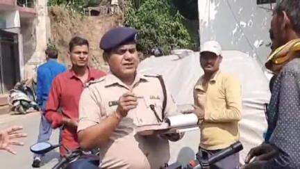 बागेश्वर: यातायात नियमों का पालन न करने पर पुलिस ने एक सप्ताह में कुल 384 लोगों के खिलाफ की चालानी कार्रवाई