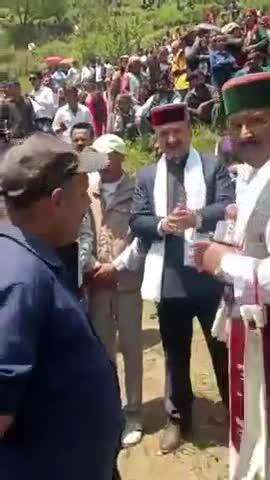 चौपाल: विधायक बलवीर वर्मा ने चौपाल क्षेत्र का किया दौरा, लोगों की सुनी समस्याएं