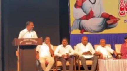 ಹಾಸನ: ನಗರದ ಕಲಾಭವನದಲ್ಲಿ ಜಿಲ್ಲಾಡಳಿತದಿಂದ ಬಸವೇಶ್ವರ ಜಯಂತಿ ಆಚರಣೆ
