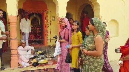 नवलगढ़: अक्षय तृतीया के अवसर पर नवलगढ़ स्थित बद्रीनाथ मंदिर के कपाट खुले, श्रद्धालुओं की लगी भीड़