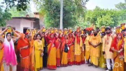 बिधूना: अछल्दा क्षेत्र के खुर्दा गांव में धूमधाम के साथ निकाली गई श्रीमद् भागवत की कलश यात्रा