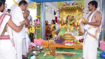 ఇబ్రహీంపట్నం: గడ్డి అన్నారం డివిజన్లో శ్రీ కళ్యాణ వెంకటేశ్వర స్వామి కళ్యాణ మహోత్సవంలో పాల్గొన్న ఎమ్మెల్యే దేవి రెడ్డి సుధీర్ రెడ్డి