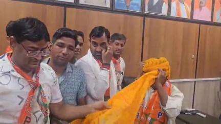 भिनाय: केबिनेट मंत्री खराड़ी ने केकड़ी में अल्प प्रवास के दौरान भाजपा कार्यकर्ताओं द्वारा विधायक जनसुनवाई कक्ष में स्वागत किया