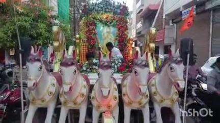 राजनांदगांव: शहर के गंज लाइन बालाजी मंदिर के पास परशुराम जयंती को लेकर निकाली गई भव्य शोभायात्रा