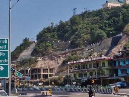 सुंदर नगर: पुंघ में कार से 48 बोतल अवैध देसी शराब बरामद, मामला दर्ज