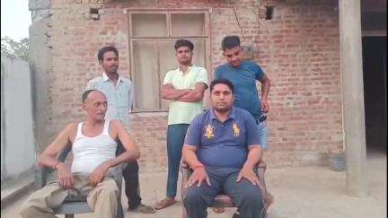 नौगावां सादात: समाजवादी पार्टी के नेताओं ने बाबा साहब डॉक्टर भीमराव का अपमान किया, नौगांवा के मंडल अध्यक्ष ने किया विरोध