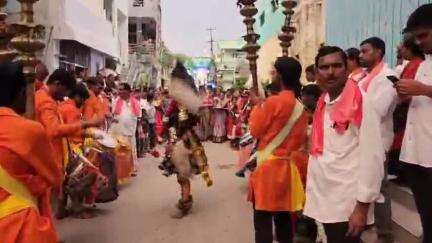రాయదుర్గం: పట్టణంలో ఘనంగా బసవ జయంతి వేడుకలు, చిత్రపట ఊరేగింపులో పాల్గొన్న వీరశైవులు