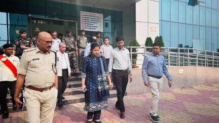 धनबाद/केंदुआडीह: राष्ट्रीय पात्रता सह प्रवेश परीक्षा (स्नातक) के सफल आयोजन के लिए उपायुक्त और एसएसपी ने परीक्षा केंद्रों का निरीक्षण किया