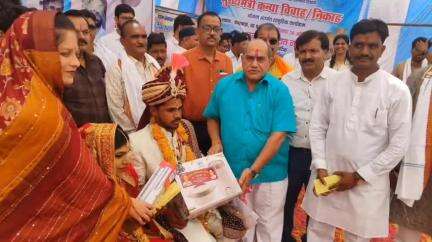 नटेरन: डांगरवाड़ा में मुख्यमंत्री कन्यादान योजना के तहत 115 हिंदू जोड़ों का विवाह और 35 मुस्लिम जोड़ों का निकाह संपन्न