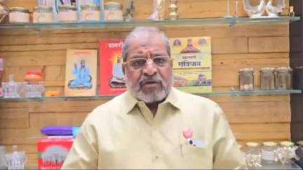 शिरोळ: केंद्र सरकारने एफ.आर.पी.मध्ये केलेली वाढ तुटपुंजी शेतकऱ्यांना प्रतिटन ३८०० रुपये दर मिळावा मा खा राजू शेट्टीची मागणी