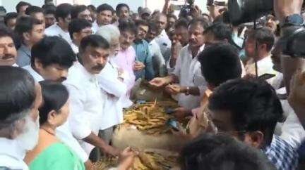 సంతనూతలపాడు: పొగాకు రైతులకు మద్దతు ధర కల్పించి కేంద్ర రాష్ట్ర ప్రభుత్వాలు ఆదుకోవాలి: రాజ్యసభ సభ్యుడు వైవీ సుబ్బారెడ్డి