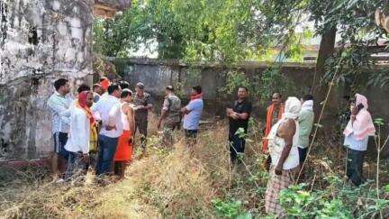 बिश्रामपुर: रेहला थाना क्षेत्र के बी मोड़ के पास एक घर से मिला महिला का सड़ा हुआ शव, पुलिस कर रही जाँच