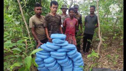 বিলোনিয়া: বিলোনিয়া মহকুমার অন্তর্গত রাজনগর ব্লকের উজ্জন চন্দ্রপুর জঙ্গলে থেকে পুলিশ মোট ৪২ প্যাকেটে ৩৬ কেজি গাঁজা উদ্ধার করে