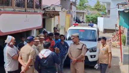जिंतूर: बोर्डी गावात जयंतीमिरवणुकीत गाणे वाजविण्यावरून दोन गटात वाद बोरी पोलीस ठाण्यात गुन्हा दाखल
