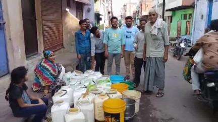 झांसी: भीषण गर्मी में पानी की किल्लत से जूझ रहे कपूर टेकरी क्षेत्र के लोग, प्रशासन अनजान #jansamasya