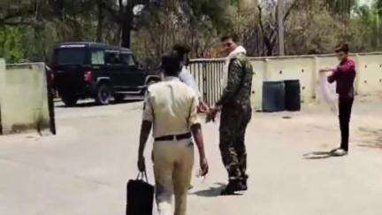 महाराजपुर: गढ़ीमलहरा पुलिस ने जिला बदर कार्यवाही का उल्लंघन करने वाले आरोपी को किया गिरफ्तार