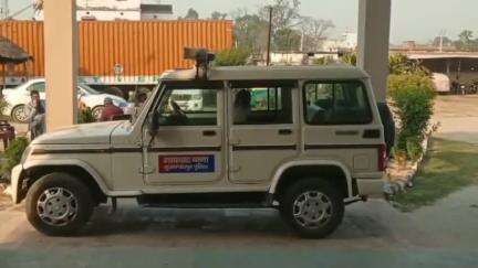 गायघाट: गायघाट चौक पर भटकती किशोरी को पुलिस ने पकड़ा, पूछताछ के बाद परिजनों को सौंपा