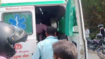 निचलौल: तेरह चार पुल के पास हुई मार्ग दुर्घटना में कुशीनगर के दो युवक घायल, एक को किया गया रेफर