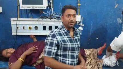 नरहट: तेज रफ्तार बाइक ने ई-रिक्शा में मारी जोरदार टक्कर, पदमौल गांव के पास घटी घटना, दो लोग जख्मी