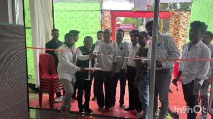 लोहंडीगुडा: चित्रकोट विधायक विनायक गोयल ने नगर के कुम्हार पारा में 'श्रीराम स्वरूपम कैफे' का शुभारम्भ किया