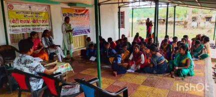 माकड़ी: अक्षय तृतीया के अवसर पर ग्राम अमरावती में बाल विवाह मुक्त अभियान के अंतर्गत किया गया जागरूकता कार्यक्रम