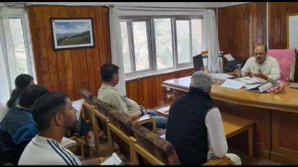चम्बा: श्री मणिमहेश यात्रा 2025 की तैयारियों को लेकर एडीएम कार्यालय कक्ष में लोक निर्माण विभाग के अधिकारियों के साथ बैठक आयोजित