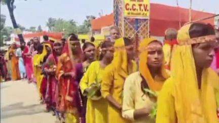 कांटी: हरचंदा में 11 दिवसीय श्री लक्ष्मीनारायण महायज्ञ के लिए कलश यात्रा निकाली गई
