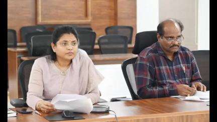 భీమవరం: నీట్ పరీక్షలకు సంబంధించిన ఏర్పాట్లపై నీట్  అధికారులు, విద్యా శాఖా అధికారులతో గూగుల్ మీట్ ద్వారా కలెక్టర్ నాగరాణి సమీక్ష