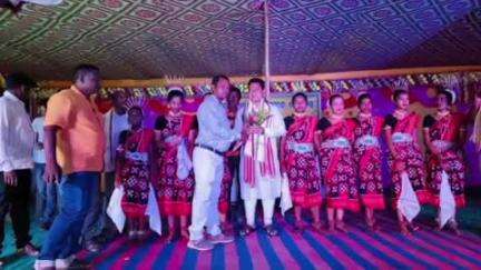 କେନ୍ଦୁଝର ସହର: ତେଲକୋଇ ଠାରେ ଆୟୋଜିତ ବଡପାହାଡ ସାଂସ୍କୃତିକ ସଂଗଠନର ବାର୍ଷିକ ଉତ୍ସବ ୨୦୨୫ ରେ ଯୋଗ ଦେବା ଅବସରରେ ।
B