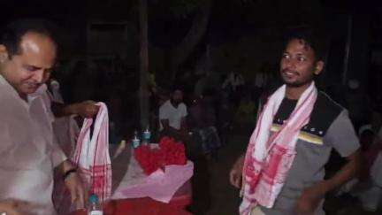মানকাচৰ: মানকাচৰৰ ধানূৱা  গাঁৱ পঞ্চায়তত AIUDF  বিশাল যোগদান সভা, সভাত উপস্থিত মানকাচৰৰ বিধায়ক আমিনুল ইছলাম