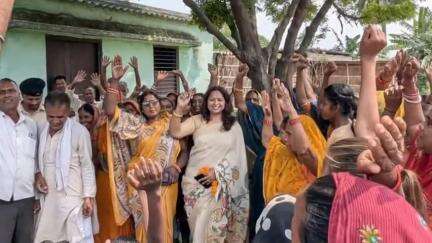 केसरिया: केसरिया प्रखण्ड क्षेत्र के बैरिया पंचायत में विभिन्न जगहों पर 'ग्राम चौपाल - जन की बात' कार्यक्रम का आयोजन किया गया