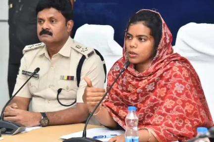 మాద‌క ద్ర‌వ్యాలు, మ‌త్తు ప‌దార్ధాల నివార‌ణ‌కు, ప్ర‌తీఒక్క‌రికీ అవ‌గాహ‌న క‌ల్పించ‌డ‌మే ఏకైక మార్గం - జిల్లా కలెక్టర్