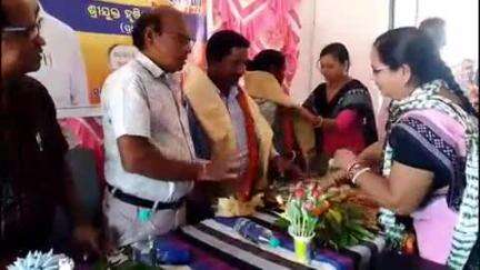 ପାଟଣା: ଗିରିଧିନା ସରକାରୀ ପ୍ରାଥମିକ ବିଦ୍ୟାଳୟ ରେଆଦର୍ଶ ପ୍ରଧାନ ଶିକ୍ଷକଙ୍କୁ ଅବସରକାଳୀନ ସମ୍ବର୍ଦ୍ଧନା