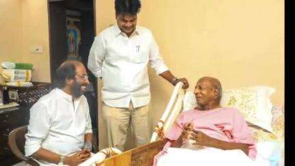 அமைந்தகரை: அண்ணா நகர் பகுதியில் வசித்து வரும் முன்னாள்  அமைச்சர் ஆற்காடு வீராசாமியை மாநிலங்களவை உறுப்பினர் திருச்சி சிவா சந்தித்து வாழ்த்து பெற்றார்