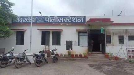 शिंदखेडा: मेथी शिवारात एकला मारहाण पाच जनाविरुद्ध शिंदखेडा पोलिसात गुन्हा दाखल.