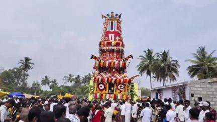 சூளகிரி: 900 ஆண்டுகள் பழமைவாய்ந்த தாசனபுரம் லஷ்மி வெங்கடரமணசுவாமி கோவில் தேரோட்டம் - ஆயிரக்கணக்கான பக்தர்கள் பங்கேற்பு