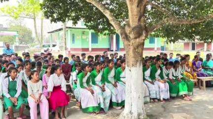 তামুলপুৰ: গান্ধীবাৰী উচ্চতৰ মাধ্যমিক বিদ্যালয়ত নতুন শিক্ষাবৰ্ষৰ শুভাৰম্ভ অনুষ্ঠানত উপস্থিত থাকে বিধায়ক জলেন দৈমাৰী