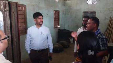 তামুলপুৰ: মিছন বিকল্পৰ অংশ লগত সংগতি ৰাখি প্ৰথম পৰ্যায়ৰ ব্যৱস্থাপনা হিচাপে জিলা আয়ুক্তয়ে ৰ’মাৰী গাঁৱত পৰিদৰ্শন কৰে