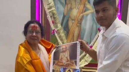 अक्कलकोट: वटवृक्ष मंदिरात भाविकांसाठी स्वामी दर्शनाची व्यवस्था उत्कृष्ट पद्धतीची : गोवा खंडपीठाच्या न्यायमूर्ती निवेदिता मेहता
