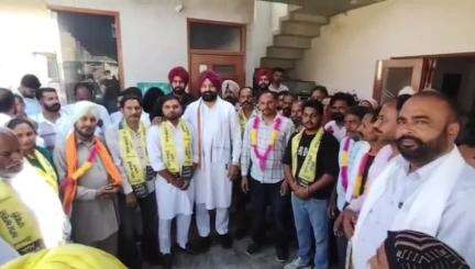 ਗੁਰੂ ਹਰਸਹਾਏ: ਪਿੰਡ ਬਹੋੜੀਆਂ ਵਿਖੇ MLA ਫੌਜਾ ਸਿੰਘ ਸਰਾਰੀ ਦੀ ਅਗਵਾਈ ਹੇਠ ਗ੍ਰਾਮ ਪੰਚਾਇਤ ਵਾਸੀ ਆਪ ਵਿੱਚ ਹੋਏ ਸ਼ਾਮਿਲ
