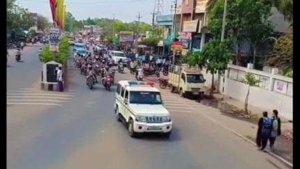 ಮುದ್ದೇಬಿಹಾಳ: ಪಟ್ಟಣದಲ್ಲಿ ಪೊಲೀಸ್ ಇಲಾಖೆಯಿಂದ ಹೆಲ್ಮೆಟ್ ಬಳಕೆ ಜಾಗೃತಿ ಅಭಿಯಾನ