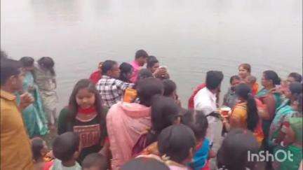 तिसरी: तिसरी में चैती छठ पूजा के लिए सीएमआई तालाब में उमड़ी श्रद्धालुओं की भीड़