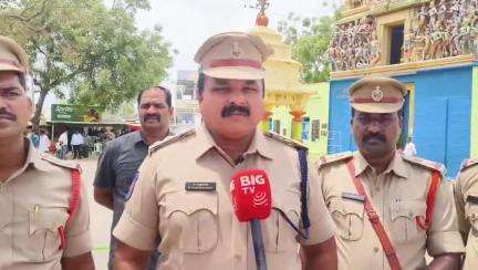 నూతనకల్: పండగలను ప్రశాంత వాతావరణంలో జరుపుకోవాలి: నూతన కల్‌లో DSP పార్థసారథి