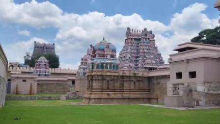 ஸ்ரீரங்கம்: கோடை வெயிலை சமாளிக்க ஸ்ரீரங்கம் ரங்கநாதர் கோவிலில் தரை விரிப்பு மற்றும் மூலிகை நீர்மோர்