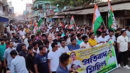 বেলডাঙা ২: নিত্য প্রয়োজনীয় ওষুধের দাম বৃদ্ধিতে  কেন্দ্র সরকারের বিরুদ্ধে  প্রতিবাদে তৃণমূল রেজিনগরে পথে