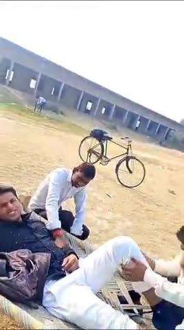 sarv samaj inter College baldevpur dhai yahan per adhyapak jo hai bacchon se paidavar Hain yahan per bahut
