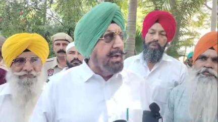 ਭਵਾਨੀਗੜ੍ਹ: ਗੁਰੂ ਤੇਗ ਬਹਾਦਰ ਟਰੱਕ ਯੂਨੀਅਨ ਦੇ ਭਵਾਨੀਗੜ੍ਹ ਵਿੱਚ ਅਖੰਡ ਪਾਠ ਸਾਹਿਬ ਦੇ ਭੋਗ ਪਾਏ ਗਏ ਇਸ ਮੌਕੇ ਐਮਐਲਏ ਕੁਲਜੀਤ ਸਿੰਘ ਰੰਧਾਵਾ ਵੀ ਪਹੁੰਚੇ